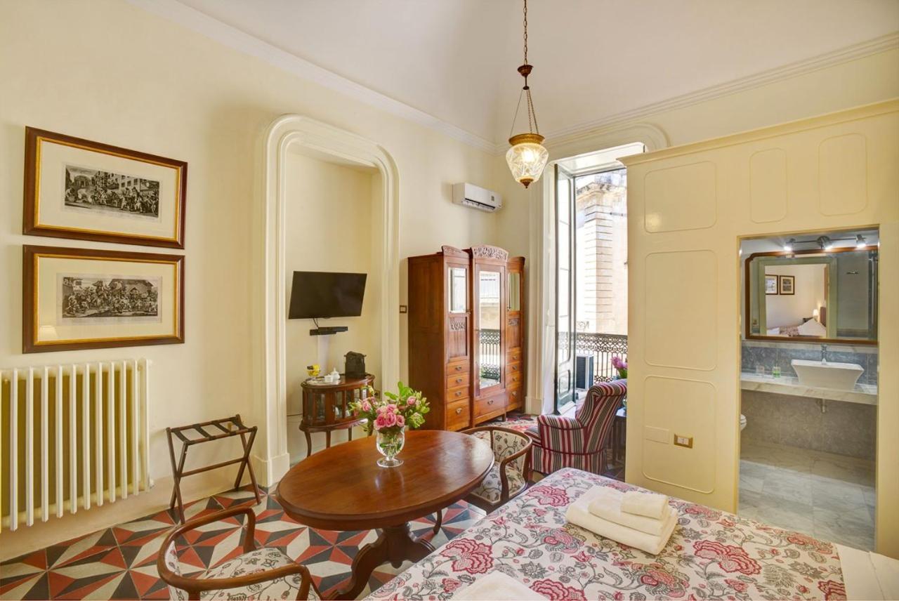 Palazzo Bernardini Suites Lecce Extérieur photo